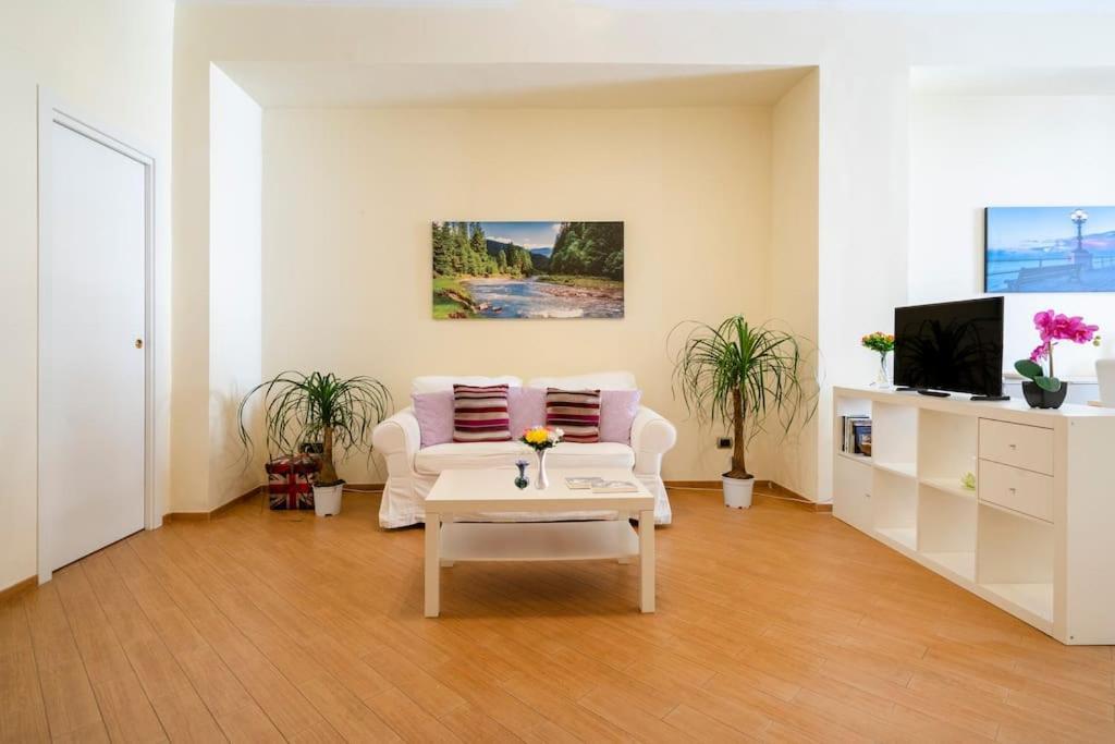 Carlotta - Italian Living Lägenhet Bari Exteriör bild